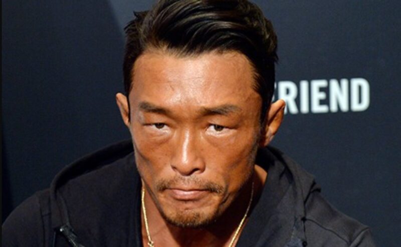 50歳・秋山成勲、一回り下の格闘家後輩にSNSで痛烈批判「日本のオッサンもう応援すんな」