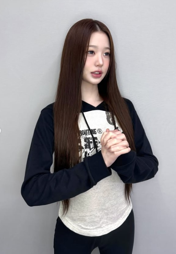 IVEチャン・ウォニョン、幼少期の“お姫様”ショット公開　完成された美貌に驚きの声