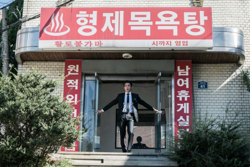 「笑いすぎて鼻水が出る」公開4日で200万人動員、韓国で爆笑の渦を巻き起こす話題作とは
