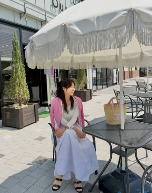 ヒョニョン、息子との旅行ショットを公開　変わらぬ清純美貌に視線集中