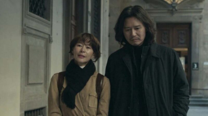 50歳でこの美貌…街中でナンパされる奇跡の女優に騒然