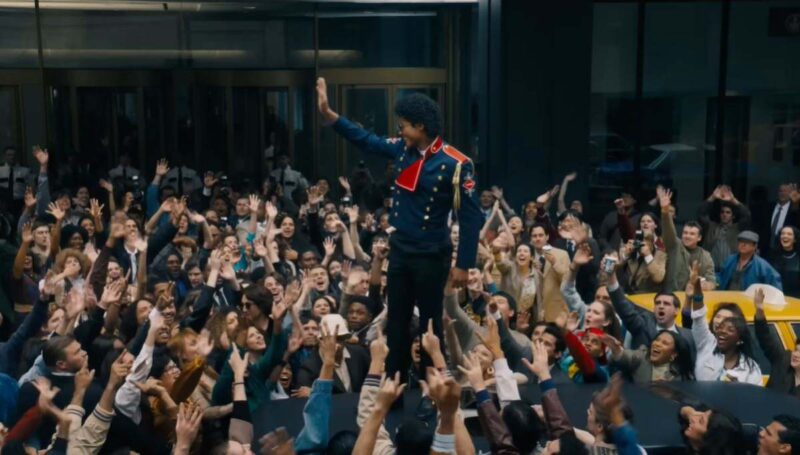 公開5日前で予約率2位！1位を猛追する超大型新作映画の勢いが止まらない