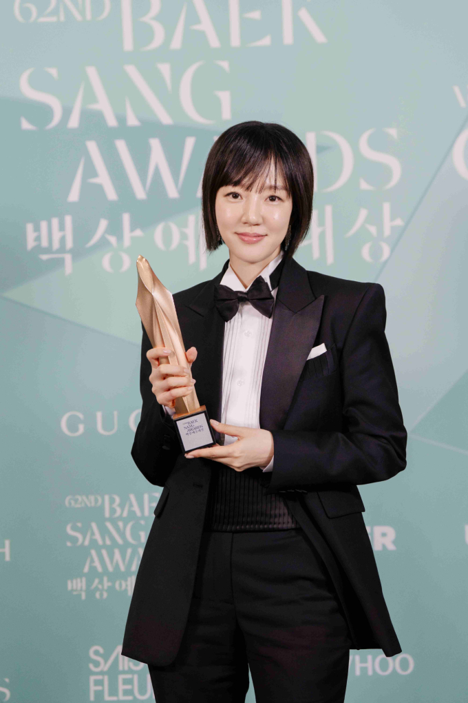 イム・スジョン、百想芸術大賞で助演女優賞を受賞