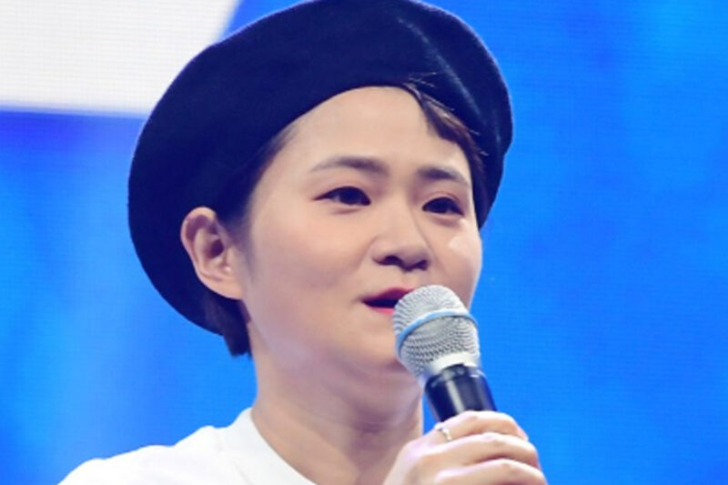 キム・シニョン、被告人として出廷…明かされた罪名とは