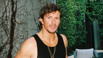 リアリティ番組出身の人気男性タレント、滞在先で死亡 35歳