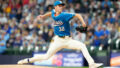 「人間離れした100マイル連発」MLBの常識を覆す、ミルウォーキーの24歳“火炎放射器”が規格外すぎる