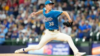 「人間離れした100マイル連発」MLBの常識を覆す、ミルウォーキーの24歳“火炎放射器”が規格外すぎる