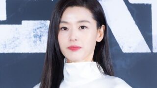 「173cm」チョン・ジヒョン、長身が災いし屈辱…「群體」ヨン・サンホ監督から「アメンボみたい」と暴言