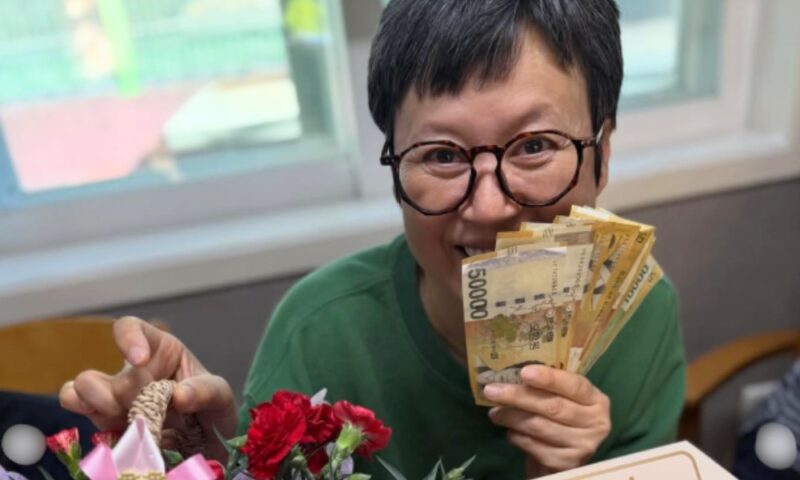 乳がんから復帰のパク・ミソン、闘病中に臨時収入！子どもたちが用意したサプライズ