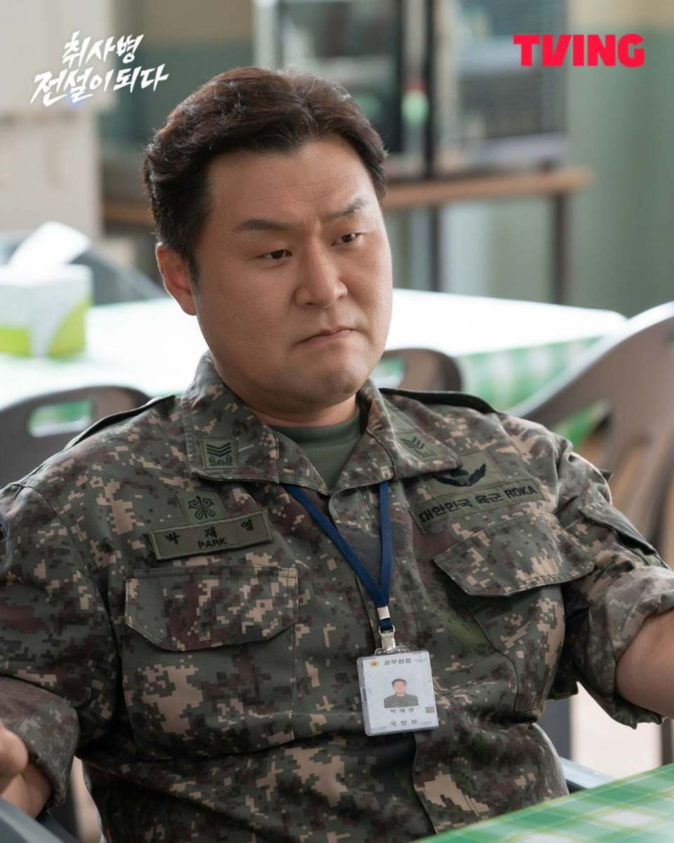 パク・ジフン、二等兵に変身!ドラマ『炊事兵の伝説』原作ウェブトゥーンに注目殺到(配信情報まとめ)