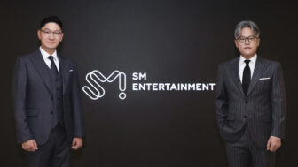 SMエンタのチャン・チョルヒョクCEO＆タク・ヨンジュンCOO、米ビルボード「インディ・パワー・プレイヤーズ」に選出