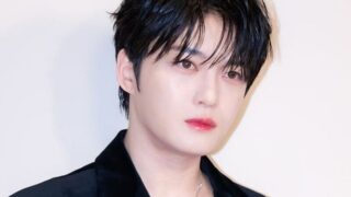 キム・ジェジュン、実父のサプライズ登場…遅れて明らかになった家族史に日本列島がざわつく