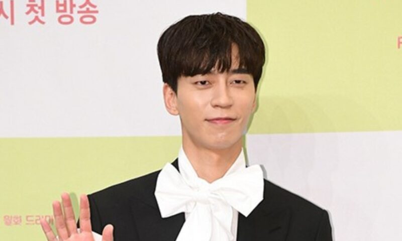 シン・ソンロク、急性喉頭炎で公演中止…「高熱で声が出ず」