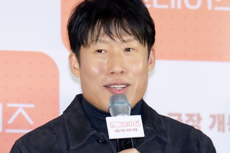 ユ・ヘジンまでも「人柄」が露呈…映画界が騒然