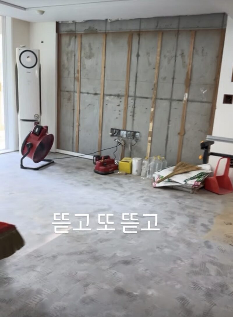 イ・ボムスと離婚のイ・ユンジン、バリから韓国へ…工事現場で「引っこ抜いてまた引っこ抜く」