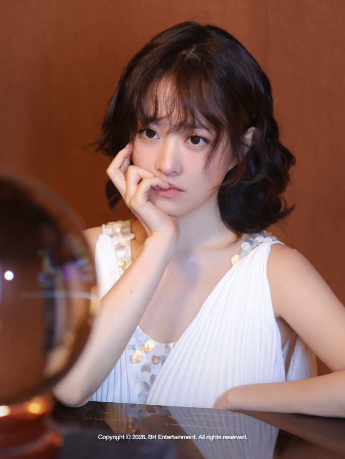 パク・ボヨン、優雅なムード漂うビハインドカットを公開