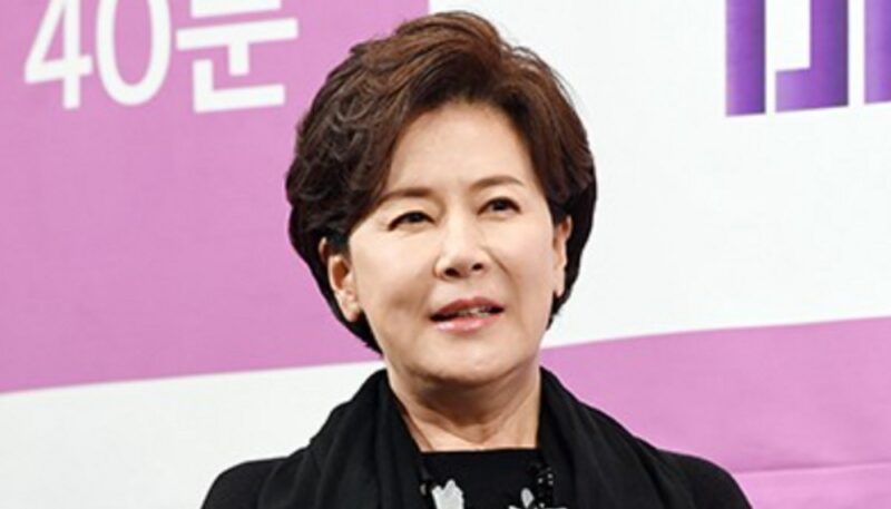 狎鴎亭のビルオーナー・パク・ジョンス、孫娘に豪快な贈り物…「おばあちゃんカード」の威厳