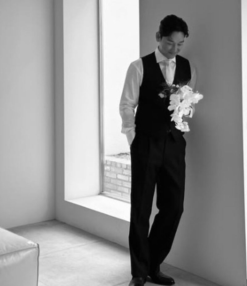 カン・シニョ、一般人の恋人との結婚発表「一生一緒にいたい人」