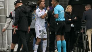 ネイマール激怒「なぜ俺が交代なんだ？」