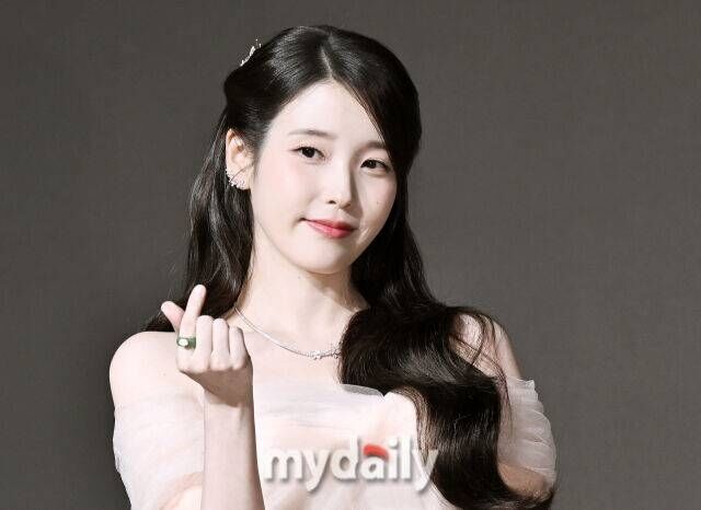 IU、『大君夫人』歴史歪曲論争に謝罪…「自分が恥ずかしい」 (全文)