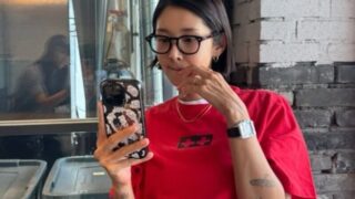 階下騒音騒動の女優、7日ぶりに街中で発見…「夏が待ち遠しい」