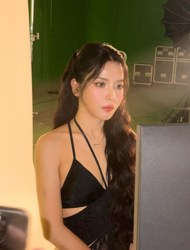 MAMAMOOソラ、ワールドツアー「4WARD」のビハインド公開！「MAMAMOO、いざ行こう」と意気込み