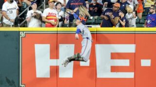 MLB「ライバル戦」で明暗…ニモの神対応とパドレスファンの暴言騒動が物議