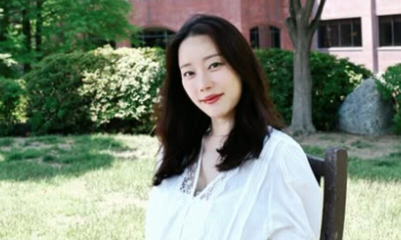 妊娠18週目のコウリ、くっきりDライン「お腹がかなり出てきた」