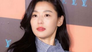 スニーカーでも隠せない完璧なプロポーション…44歳チョン・ジヒョン、カンヌで“骨瘦せ”美脚披露