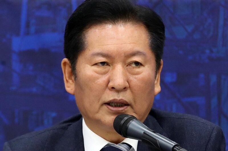 「公選法違反」の鄭清来氏、またもや…遊説中に大惨事