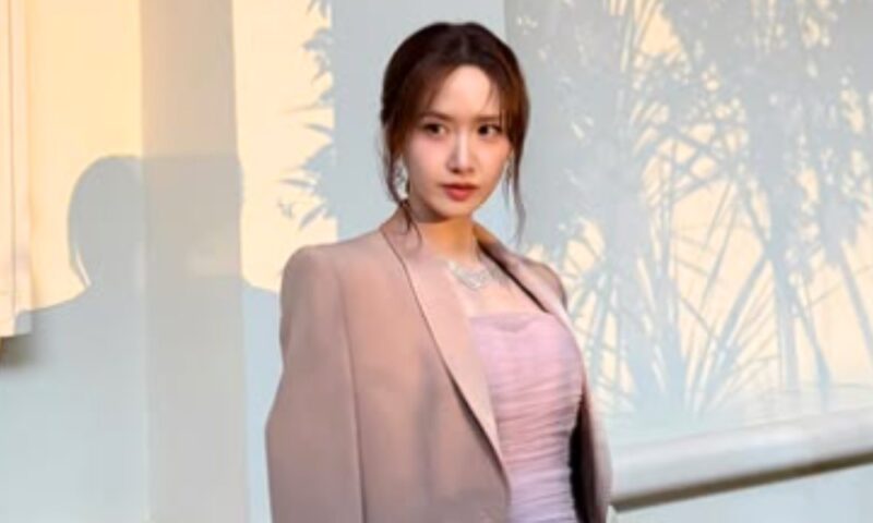 少女時代ユナからカンヌのイム・ユナへ…純白ドレスでレッドカーペットを席巻