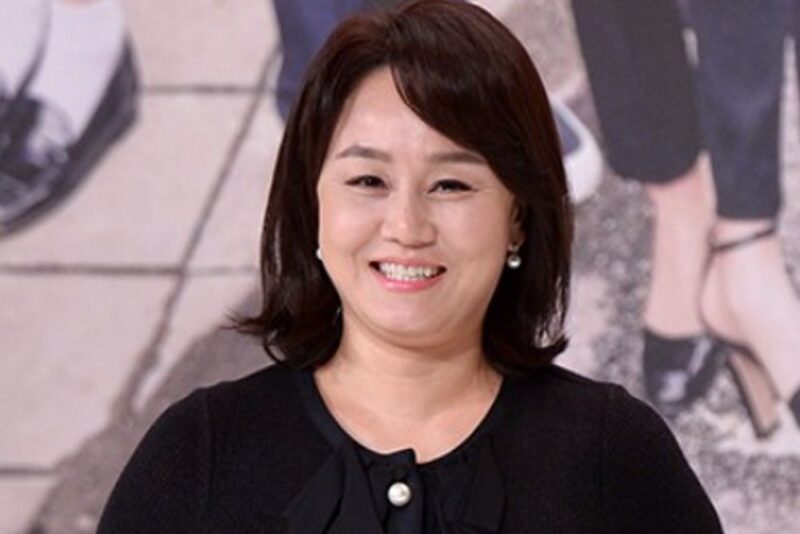 60歳イ・ギョンシル、チョ・ヘリョンから舞台出演強要→練習中ストレスで尿路結石「還暦前に死ぬかと」