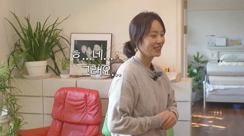 황정음, ‘폐기 공유 논란’ 3개월 만에 해명…“급히 사진 올리다 생긴 오해”