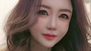 脳腫瘍を克服したイ・ウィジョン、まるでバービー人形のような美貌が話題に