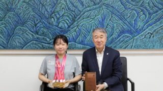 パラリンピック5冠のキム・ユンジ、プルメ財団に1000万ウォンを寄付