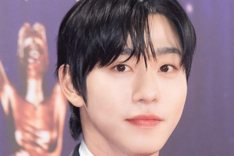 俳優アン・ヒョソプ、最後のお別れにファン涙