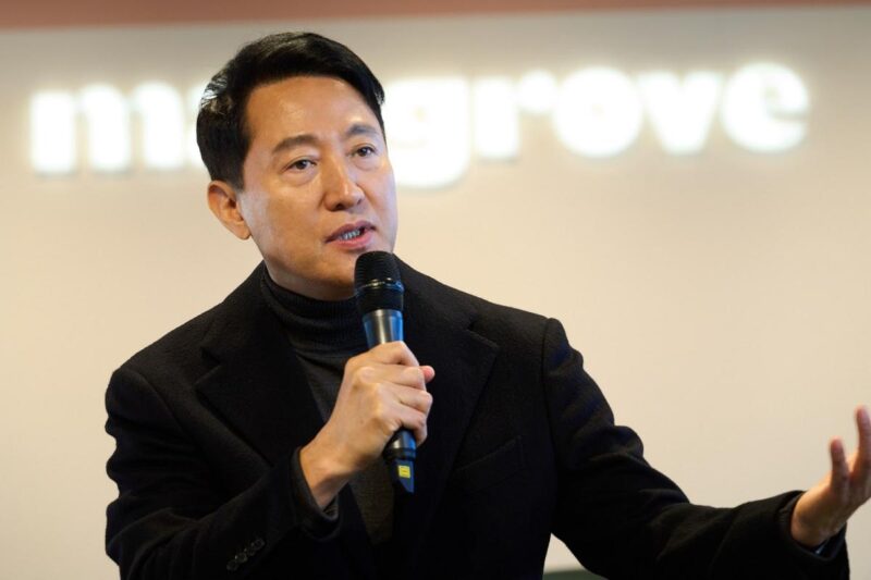 「ゴミ箱を漁る」…呉世勲ソウル市長、選挙を前に波紋広がる