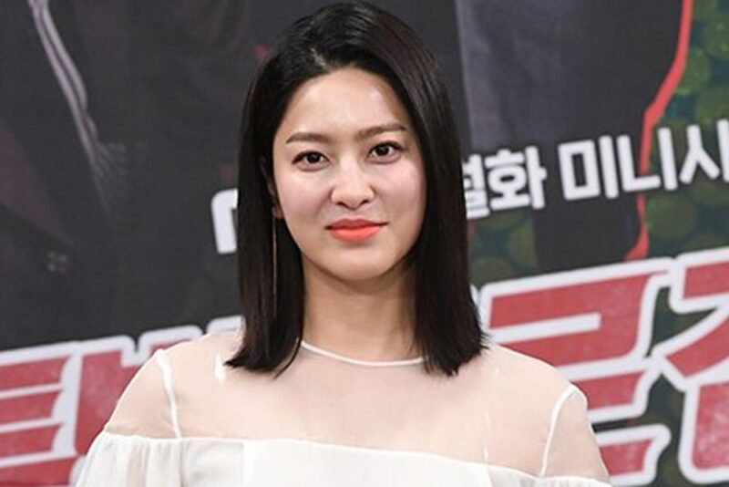 クァク・ジョンウク♥パク・セヨン、そっくりな長女を公開「早くも1歳」「幸せな5月」