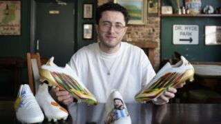 エムバペからドンナルンマまで…世界のスターのスパイクに「アート」を描く男