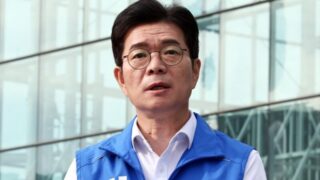 「責任を感じる」…選挙運動を終えた鄭元五氏、深々と頭を下げる