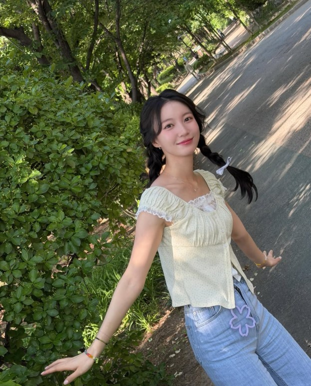 OH MY GIRLユビン、「夏が聞こえる」…ツインテールで完成させた清涼ビジュアル