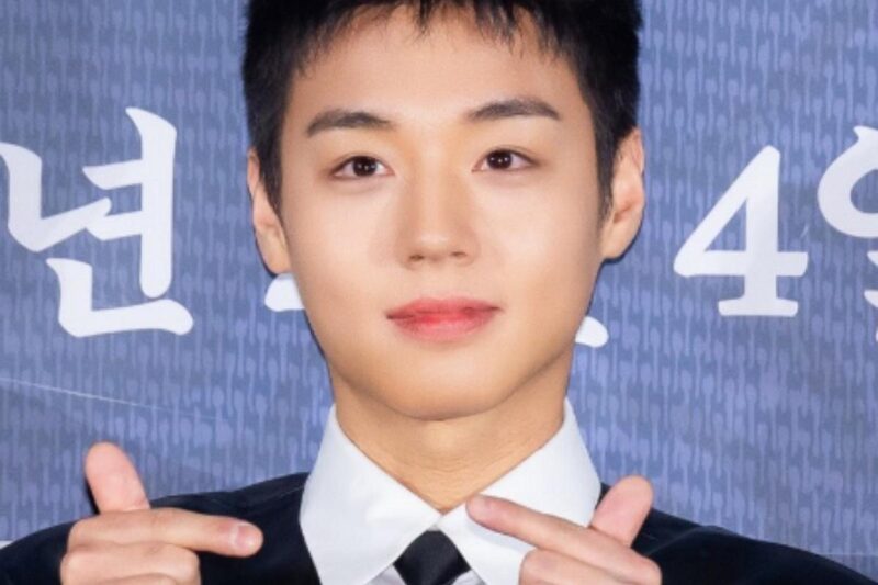 「完売王子」パク・ジフン、快進撃が止まらない…業界が「超緊張」状態に