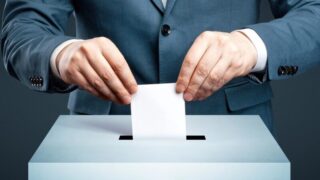 他人の身分証で投票…選管、10分間気づかず