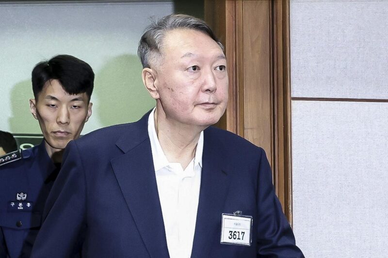 尹大統領「私の頭を撃て」…一触即発の緊迫事態