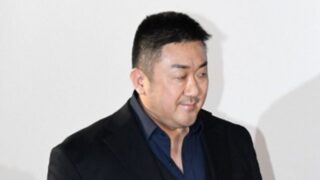 俳優マ・ドンソク、本日（2日）父親が死去…妻イェ・ジョンファと深い悲しみの中、葬儀場を守る