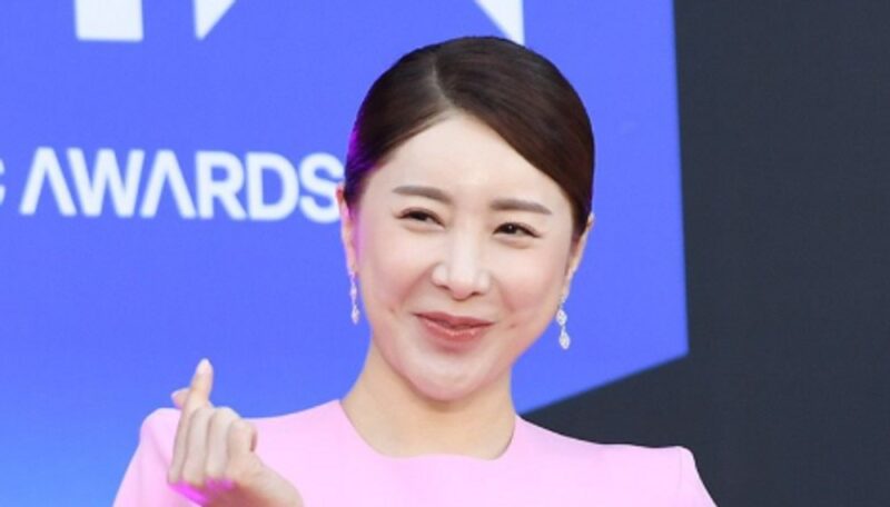 ハ・ジュヨン、ソ・イニョンとの「肩パン」不和説に終止符…「ただの舞台演出、リアクションが良すぎた」(「希望曲」)