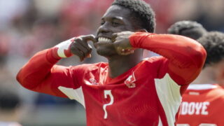 W杯直前、スイス代表エンボロにまさかの悲劇…米国ビザ取得トラブルで出場危機