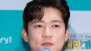 キム・デホ、放送中に「緊急事態」発生…ファンから心配の声殺到