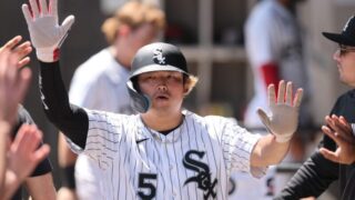 5月までに20本塁打の村上、負傷もAL新人王を受賞
