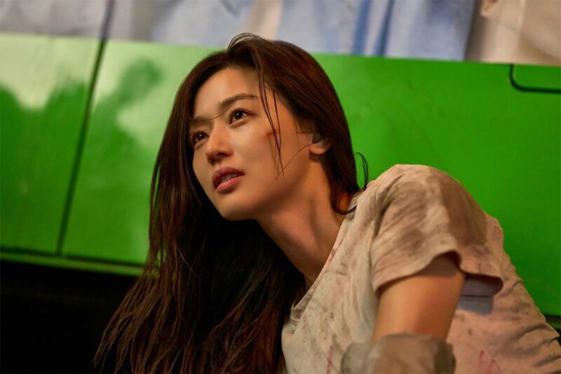 「ソウルの春」超えの爆速記録!公開14日で400万人突破、韓国で社会現象化する衝撃作